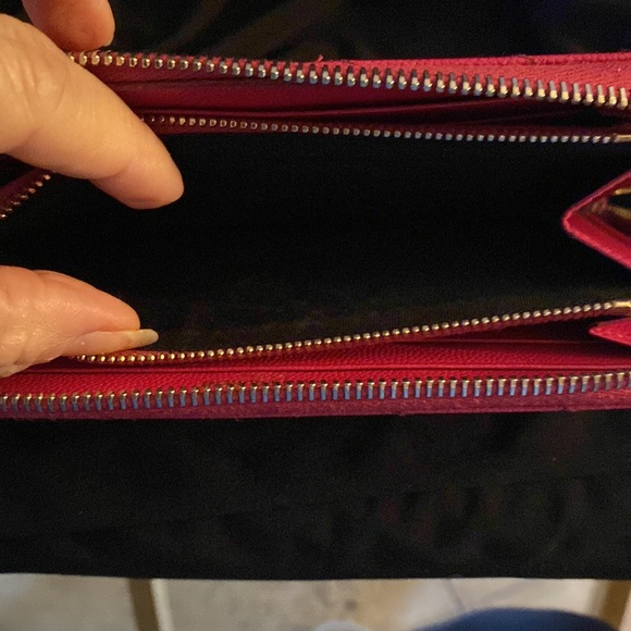 Yves Saint Laurent (YSL) Matelasse Grain de Poudre Leather Zip Wallet - Picture 8 of 14